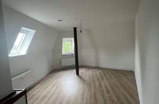 Wohnung mieten in Husumer Straße 23, 24941 Südstadt, Tolle 3-Zimmer-Wohnung unterm Dach! Auch WG-geeignet!