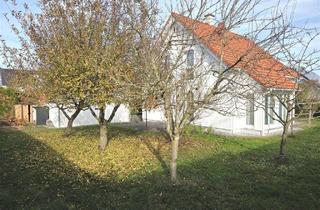 Haus kaufen in 89584 Ehingen, Charmantes Familiendomizil auf sonnigem Grundstück