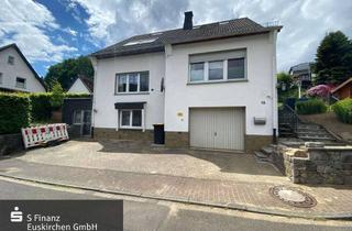 Haus kaufen in 53940 Hellenthal, Hellenthal: Freistehendes Zweifamilienhaus mit großem Grundstück und Garten! 360° Begehung