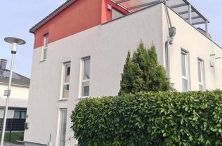 Doppelhaushälfte kaufen in 64331 Weiterstadt, Weiterstadt, elegante und neuwertige Doppelhaushälfte in beliebter Wohnlage