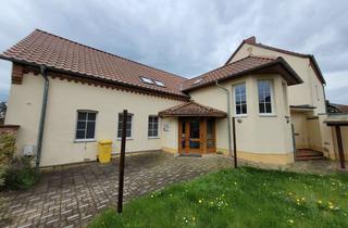 Haus kaufen in Alte Schulstraße 1/2, 06184 Kabelsketal, Ehemaliger Kindergarten mit separater Wohneinheit