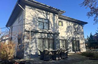 Villa kaufen in 14476 Groß Glienicke, großzügige und perfekt ausgestattete Familien-Villa