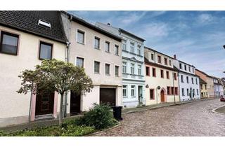 Haus kaufen in 04741 Roßwein, Günstige Gelegenheit: MFH mit 4 Wohneinheiten in gefragter Zentrumslage in Roßwein