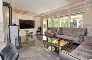 Haus kaufen in 23845 Itzstedt, „Provisionsfrei! Luxus-modernisiertes Ein-/Zweifamilienhaus – 2 Wohneinheiten möglich – Sauna, Büro,