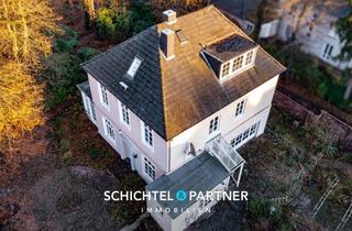 Villa kaufen in 28355 Bremen, Oberneuland | Außergewöhnliche Villa mit besonderer Architektur und Garage