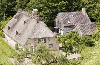 Haus kaufen in 24893 Taarstedt, Exklusive Reetdachkate zwischen Wald und Wiesen