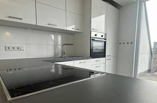 Wohnung mieten in Rosenfelder Straße 17, 10315 Berlin, Helle 3 Zimmer-Dachgeschosswohnung * Balkon * Einbauküche *in einem gepflegten Altbau in Lichtenberg