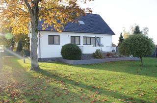 Einfamilienhaus kaufen in 53773 Hennef, Hausmarke Immobilien - Modernisiertes Einfamilienhaus mit Einliegerbereich und großem Grundstück