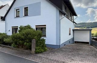 Haus kaufen in 37284 Waldkappel, Gepflegtes Zweifamilienhaus mit Freisitz, Garage, und großem Grundstück in Waldkappel-Bischhausen