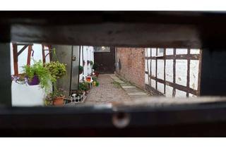 Haus kaufen in 99994 Schlotheim, Zweifamilienhaus mit separaten Eingängen, Scheune und großzügigem Grundstück in Großmehlra