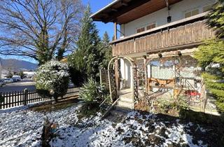 Haus kaufen in 83224 Grassau, Teilerneuerte Süd-West-DHH mit Appartement im DG, Garten, Stellplätzen und Garage (Erbbaurecht)