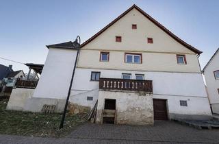 Haus kaufen in 72175 Dornhan, Großzügiges Zweifamilienhaus mit Potential in Dornhan