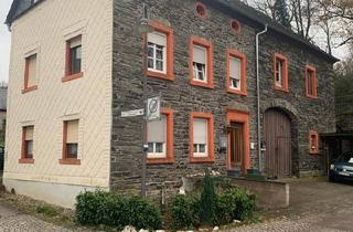 Haus kaufen in 54470 Bernkastel-Kues, Bernkastel-Kues - Wohnhaus mit 2 Wohnungen + großer Scheune
