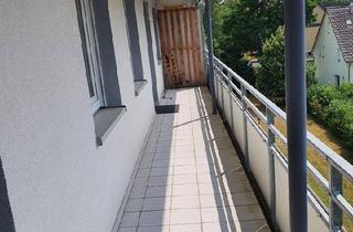 Wohnung kaufen in 91052 Erlangen, Erlangen - Modernisierte 4-Zimmer-Eigentumswohnung Westbalkon + Garage
