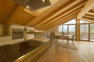 Wohnung kaufen in 83727 Schliersee, Lichtdurchflutete 3-Zimmer- Dachgeschosswohnung mit Balkon und weitem Bergblick – dem See ganz nah!