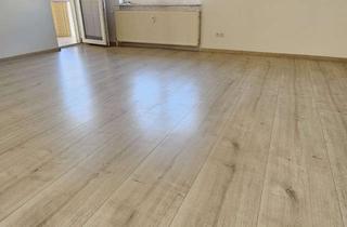 Wohnung kaufen in Hunder-Morgen-Str. XX, 65451 Kelsterbach, Exklusive 4-Zimmer-Dachgeschosswohnung in einer Villengegend