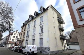 Wohnung kaufen in 76131 Oststadt, NEU! Bestens vermietete 4 ZKB-Altbauwohnung (1.OG) mit Balkon und Garage in der KA-Oststadt!