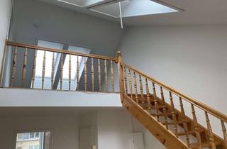 Wohnung kaufen in Johann-Diedrich-Möller-Straße 29, 22880 Wedel, 2,5-Zimmer Maisonette-Wohnung im 5. OG in Wedel