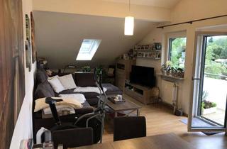 Wohnung mieten in Dorfplatz, 83101 Rohrdorf, 2 Zi. helles WZ m. offener Einbauküche, geräumiges SZ, Bad, Flur