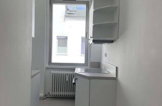 Wohnung mieten in Lynarstraße, 13585 Spandau, Modernisierte 3 Zimmer Wohnung mit Einbauküche in Spandau