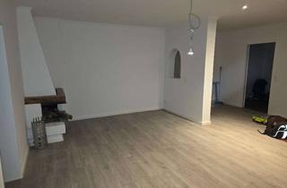 Wohnung mieten in Volkenrather Straße 49, 52249 Eschweiler, Frisch Renovierte 2,5-Zimmer Wohnung mit Balkon im 2. OG in Eschweiler