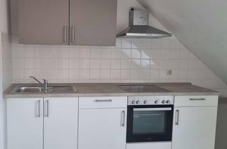 Wohnung mieten in Danckelmannstraße, 16259 Bad Freienwalde, Bad Freienwalde: Kleine Singlewohnung unterm Dach mit Einbauküche