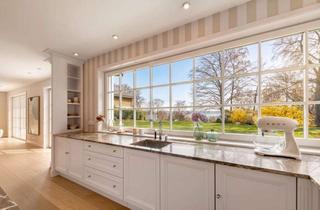 Villa kaufen in 82211 Herrsching, Klassisch-luxuriöse Villa von 2018 mit traumhaftem Seeblick in ruhiger Lage