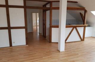 Wohnung mieten in 08459 Neukirchen, großzügige Dachgeschosswohnung (2.OG) über die kompl. Etage in einer schönen Stadtvilla, inkl. Gartennutzung, ab 01.03.2026