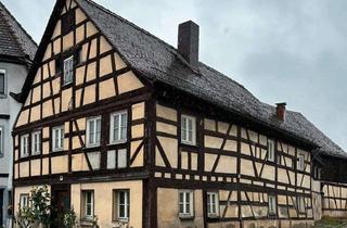 Bauernhaus kaufen in 91578 Leutershausen, Fachwerk-Bauernhaus mit Scheune in Leutershausen bei Ansbach, Einzeldenkmal sucht Sanierer*in