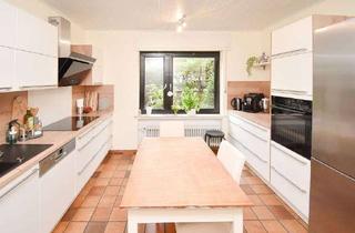 Mehrfamilienhaus kaufen in 33758 Schloß Holte-Stukenbrock, Schloß Holte-Stukenbrock: Geräumiges Zweifamilienhaus mit großzügigem Garten!
