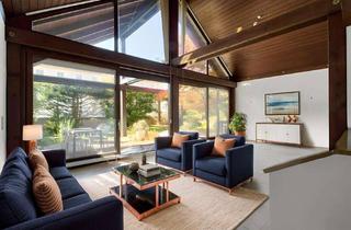 Haus kaufen in 83071 Stephanskirchen, Familienfreundliches Wohnhaus mit Loftcharakter und Pool