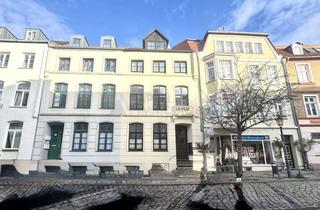 Mehrfamilienhaus kaufen in Breite Straße, 23966 Altstadt, Voll vermietetes Mehrfamilienhaus mit Dachterrasse