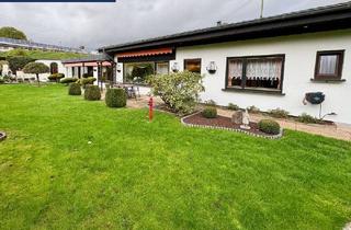 Haus kaufen in 66606 St. Wendel, Idyllischer Bungalow mit Gartenparadies in Sankt Wendel-Urweiler