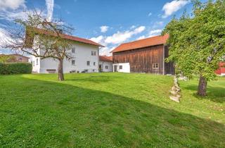 Bauernhaus kaufen in 94065 Waldkirchen, Modernisiertes Bauernhaus mit großer Scheune und 15.000m² Grundstück