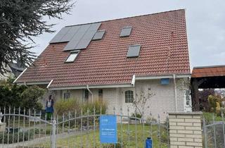 Haus kaufen in Walter-Simon-Straße 32, 12529 Schönefeld, Ein Traum wird wahr! - Schwedenhaus mit Sommergarten und Carport!