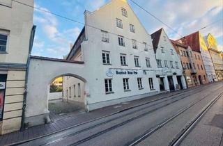 Wohnung kaufen in 86152 Innenstadt, Charmante 2-Zimmer-Altbau-Wohnung in zentraler Lage