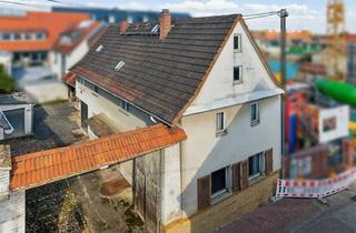 Haus kaufen in 65719 Hofheim am Taunus, Für Handwerker - denkmalgeschützte Hofreite in zentraler Lage