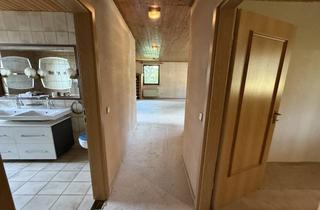 Haus kaufen in 91489 Wilhelmsdorf, Bungalow mit Potenzial: Großes Grundstück, moderne Wärmepumpe – jetzt Traumhaus gestalten