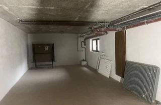 Wohnung kaufen in 82205 Gilching, Gilching - Hobbyraum mit Fenster, Heizung, Wasser, Strom, zum ausbauen