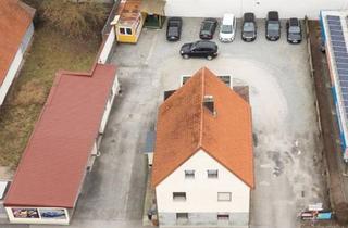 Mehrfamilienhaus kaufen in 94315 Straubing, Straubing - Mehrfamilienhaus mit KFZ-Platz *7%Rendite*