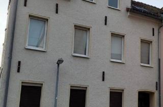 Haus kaufen in 04539 Groitzsch, Groitzsch - Teilsaniertes Doppelhaus in Zentrumslage von Groitzsch