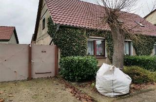 Haus kaufen in 39307 Genthin, Genthin - Kleiner Dreiseitenhof für Tierfreunde bezugsfrei in Parchen bei Genthin