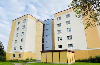 Wohnung kaufen in 18107 Lütten Klein, Provisionsfrei: Vermietete 1-Zimmer-Wohnung mit verglaster Loggia – ruhig, gepflegt, barrierearm