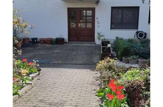 Wohnung mieten in 97080 Unterdürrbach, Sanierte 2,5-Zimmer-Dachgeschosswohnung mit EBK und Garten in Würzburg + (Garage optional))