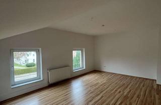 Wohnung mieten in Schönwolder Straße, 18276 Gülzow-Prüzen, Erstbezug nach Sanierung! Helle 3-Zimmer-Dachgeschosswohnung mit Tageslichtbad, HWR und PKW-Stpl.