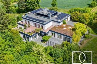 Villa kaufen in 91338 Igensdorf, Alleinlage mit Panoramablick! Luxuriöse Architektenvilla mit Schwimmhalle und 7.847 m² Grundstück