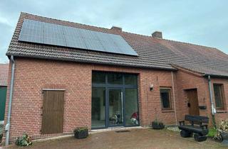 Bauernhaus kaufen in Heideweg, 32369 Rahden, Modernisiertes Bauernhaus mit 5,5 Zimmern in Rahden, gr Wiese am Haus (Tierhaltung)