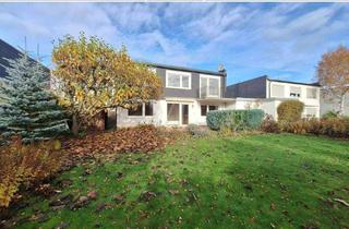 Einfamilienhaus kaufen in 61352 Bad Homburg, VON POLL - BAD HOMBURG: Freistehendes Einfamilienhaus in ruhiger Feldrandlage