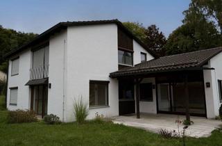 Haus kaufen in 82327 Tutzing, Charmantes Zweifamilienhaus in Tutzing–Traubing in idyllischer Wohnlage mit Süd-/Westausrichtung