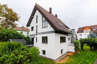 Haus kaufen in 65474 Bischofsheim, Großes 2-FH (bereits WEG-geteilt) mit Tageslichtbädern, Terrasse, Balkon, Garage und schönem Garten